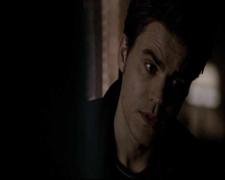 VampireDiariesWorld-dot-org_5x19ManOnFire1921.jpg