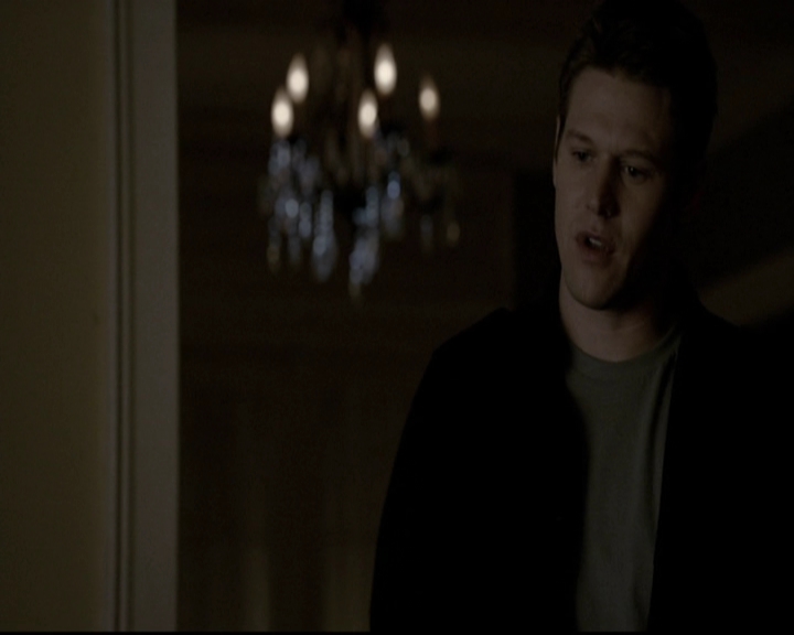 VampireDiariesWorld-dot-org_5x19ManOnFire1935.jpg