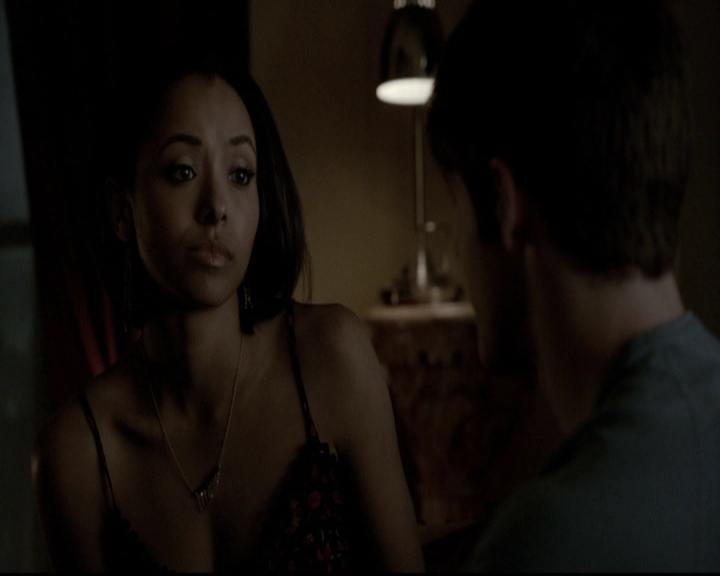 VampireDiariesWorld-dot-org_5x19ManOnFire1949.jpg