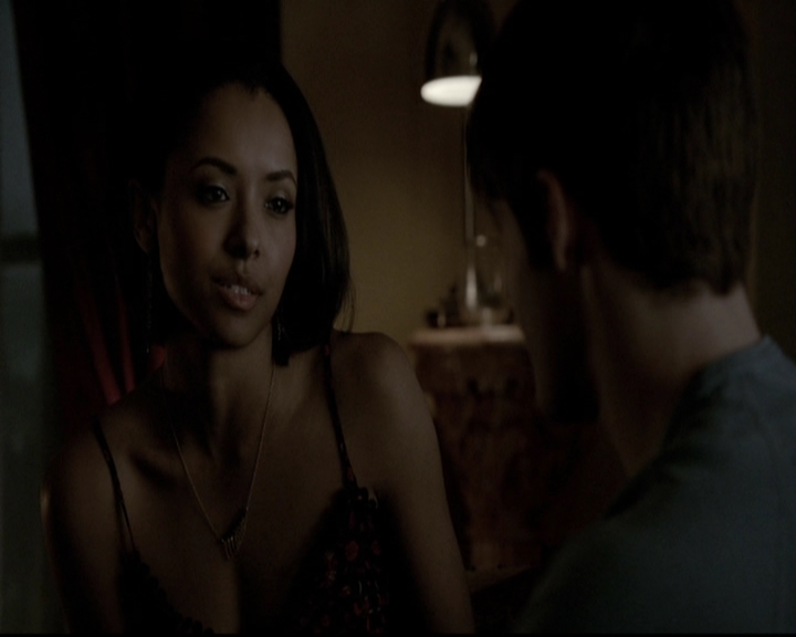 VampireDiariesWorld-dot-org_5x19ManOnFire1951.jpg