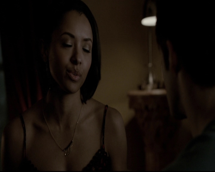 VampireDiariesWorld-dot-org_5x19ManOnFire1956.jpg