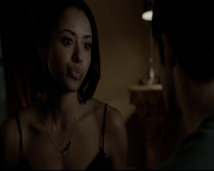 VampireDiariesWorld-dot-org_5x19ManOnFire1959.jpg