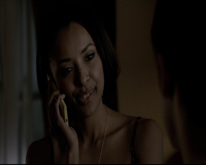 VampireDiariesWorld-dot-org_5x19ManOnFire1976.jpg