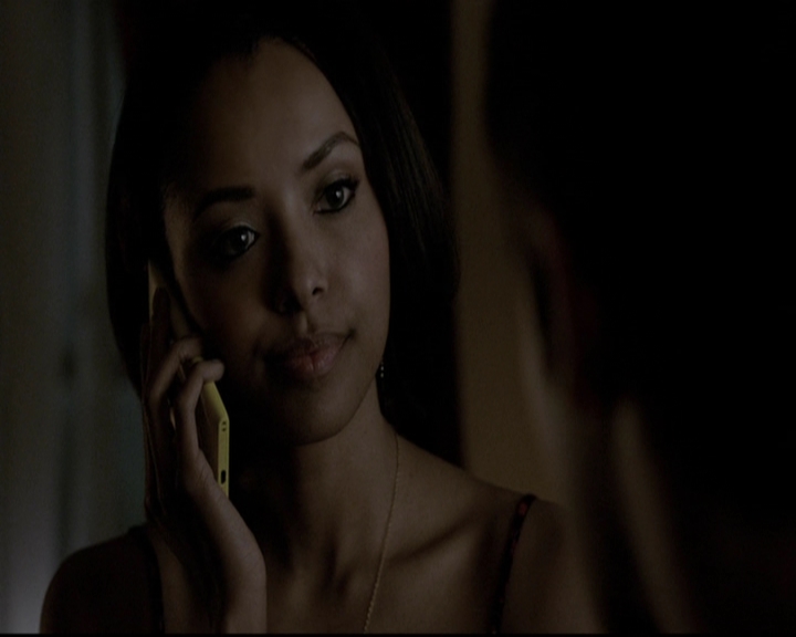 VampireDiariesWorld-dot-org_5x19ManOnFire1989.jpg