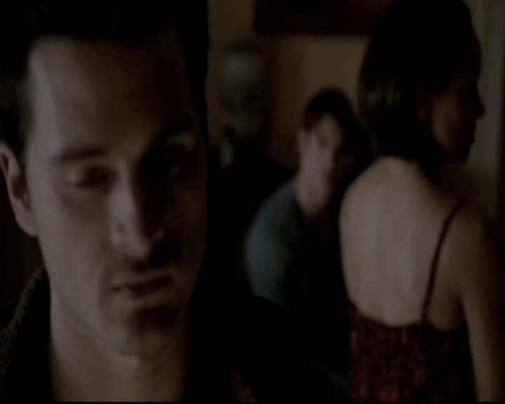VampireDiariesWorld-dot-org_5x19ManOnFire1993.jpg