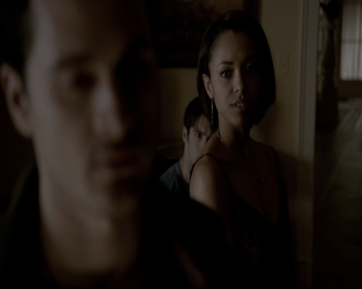 VampireDiariesWorld-dot-org_5x19ManOnFire1995.jpg VampireDiariesWorld-dot-org_5x19ManOnFire1995.jpg