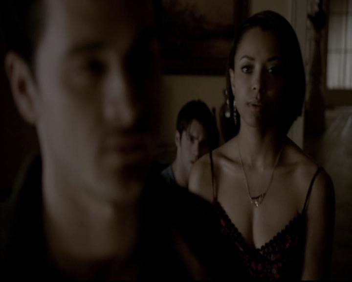 VampireDiariesWorld-dot-org_5x19ManOnFire1996.jpg