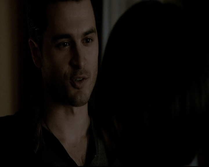 VampireDiariesWorld-dot-org_5x19ManOnFire2006.jpg