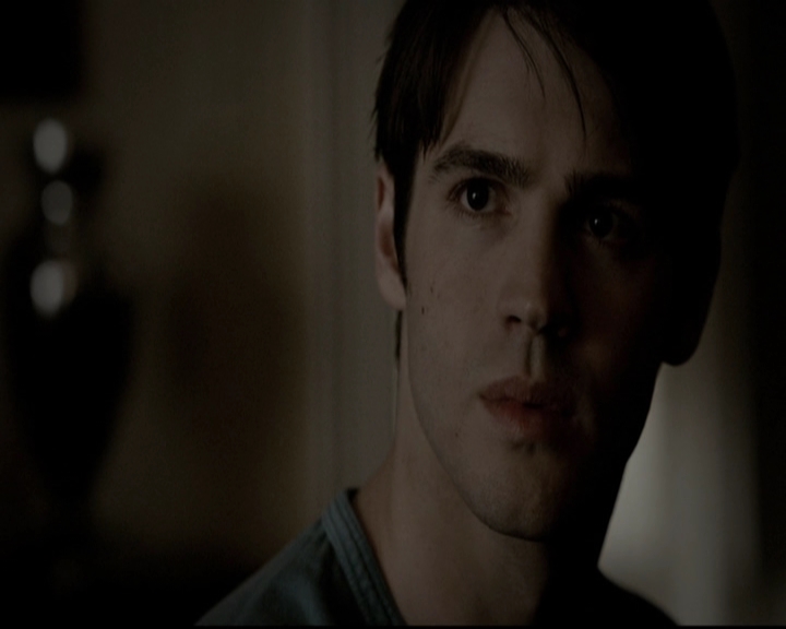 VampireDiariesWorld-dot-org_5x19ManOnFire2010.jpg