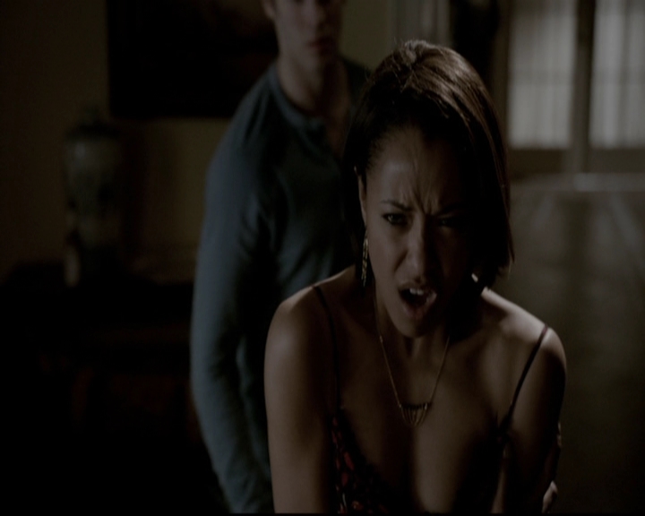 VampireDiariesWorld-dot-org_5x19ManOnFire2012.jpg