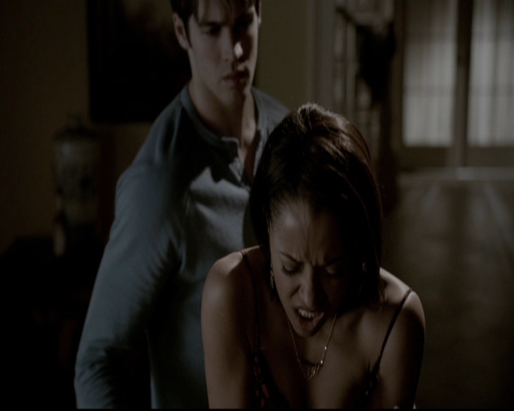 VampireDiariesWorld-dot-org_5x19ManOnFire2013.jpg