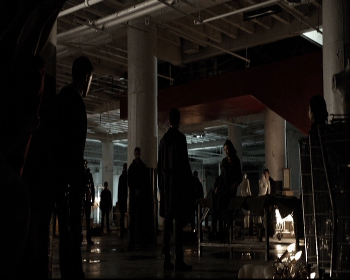 VampireDiariesWorld-dot-org_5x19ManOnFire2026.jpg