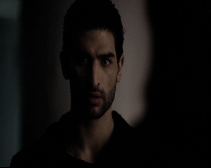 VampireDiariesWorld-dot-org_5x19ManOnFire2027.jpg
