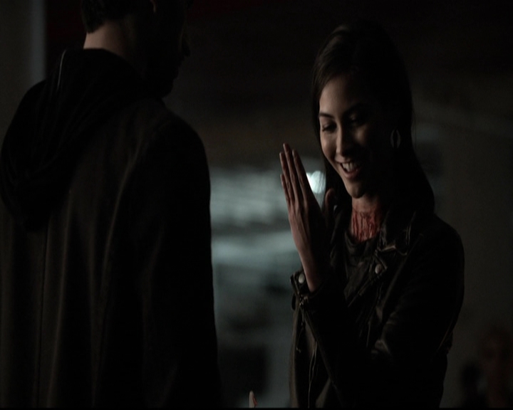 VampireDiariesWorld-dot-org_5x19ManOnFire2041.jpg