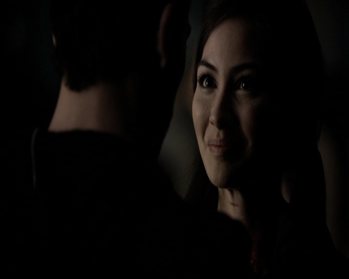 VampireDiariesWorld-dot-org_5x19ManOnFire2050.jpg