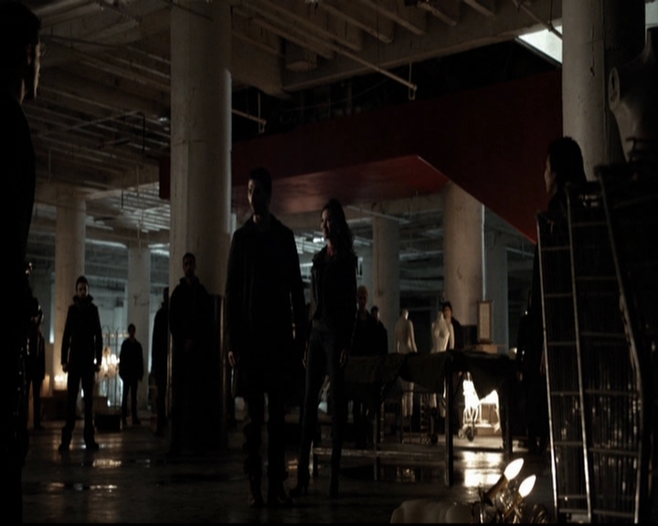 VampireDiariesWorld-dot-org_5x19ManOnFire2055.jpg