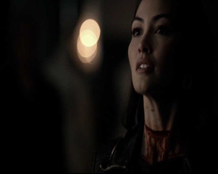 VampireDiariesWorld-dot-org_5x19ManOnFire2066.jpg