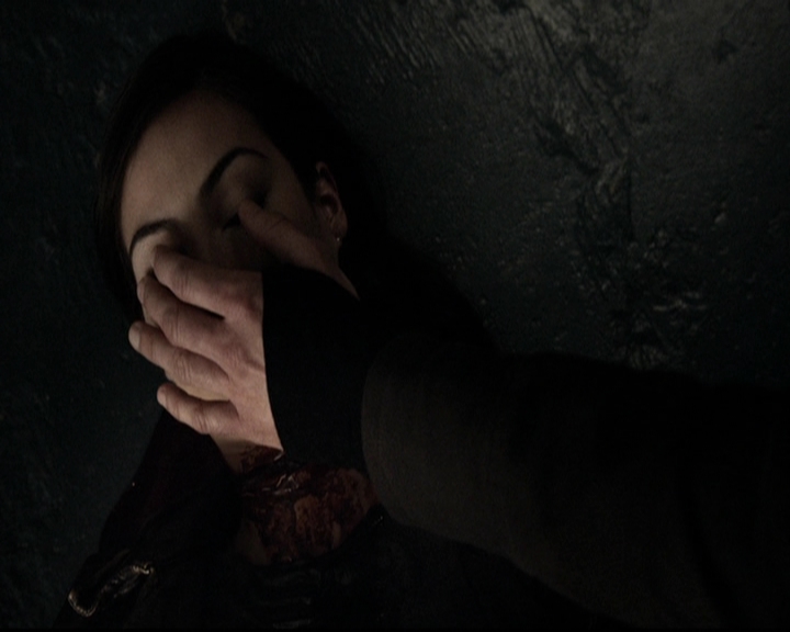 VampireDiariesWorld-dot-org_5x19ManOnFire2080.jpg