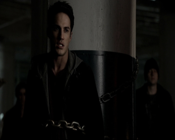 VampireDiariesWorld-dot-org_5x19ManOnFire2082.jpg