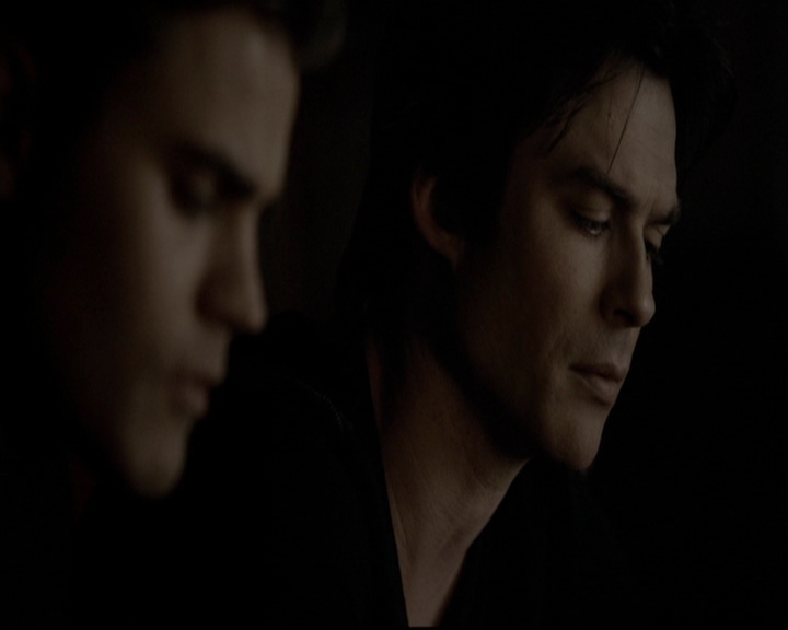 VampireDiariesWorld-dot-org_5x19ManOnFire2202.jpg