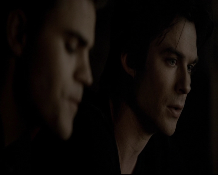 VampireDiariesWorld-dot-org_5x19ManOnFire2211.jpg