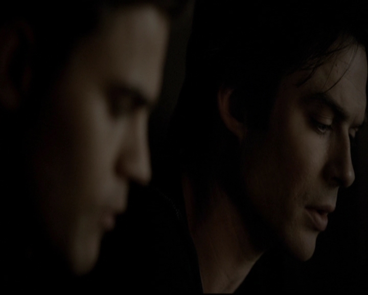 VampireDiariesWorld-dot-org_5x19ManOnFire2220.jpg