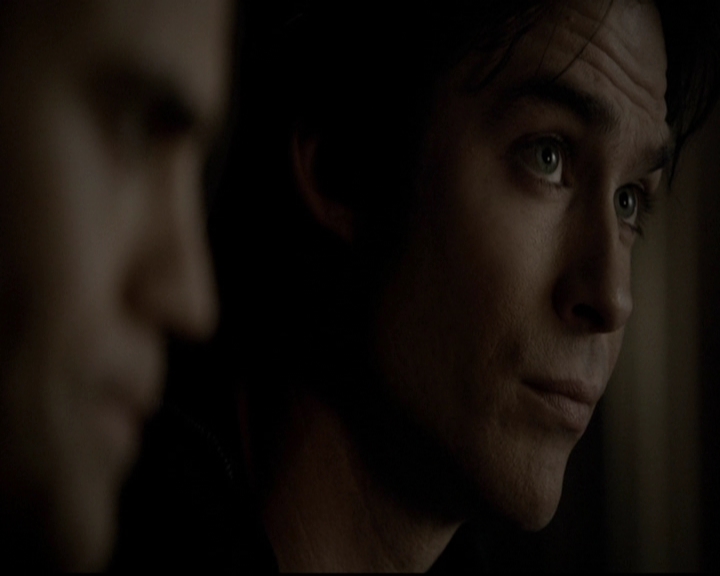 VampireDiariesWorld-dot-org_5x19ManOnFire2229.jpg