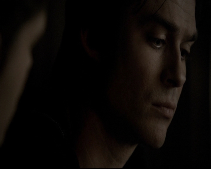 VampireDiariesWorld-dot-org_5x19ManOnFire2240.jpg