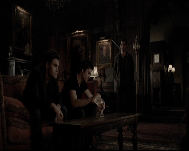 VampireDiariesWorld-dot-org_5x19ManOnFire2262.jpg