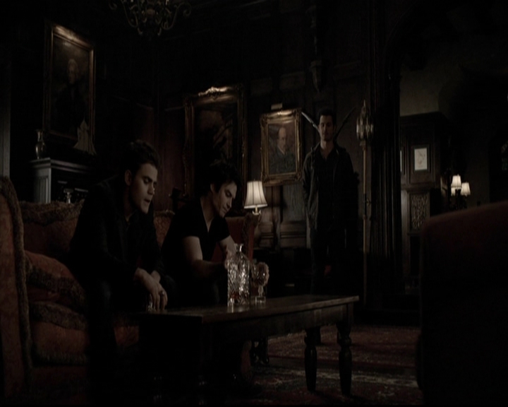 VampireDiariesWorld-dot-org_5x19ManOnFire2264.jpg