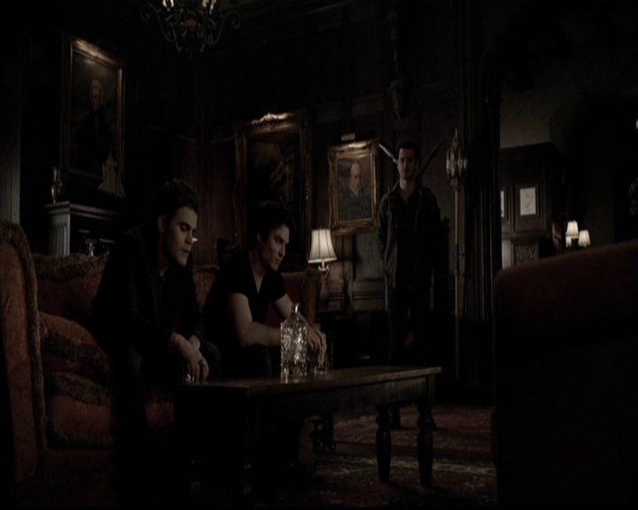 VampireDiariesWorld-dot-org_5x19ManOnFire2265.jpg