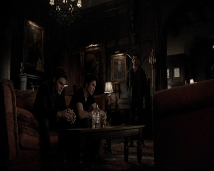 VampireDiariesWorld-dot-org_5x19ManOnFire2267.jpg