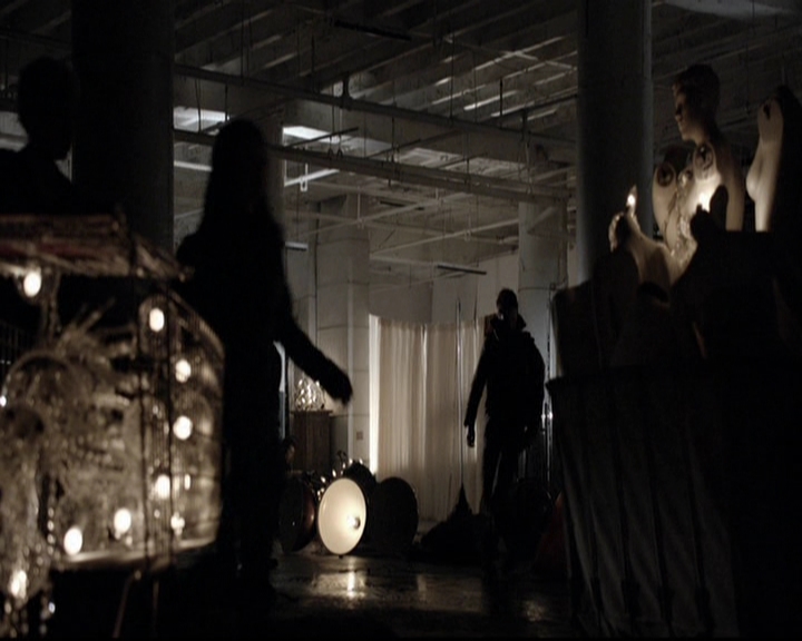 VampireDiariesWorld-dot-org_5x20WhatLiesBeneath0052.jpg