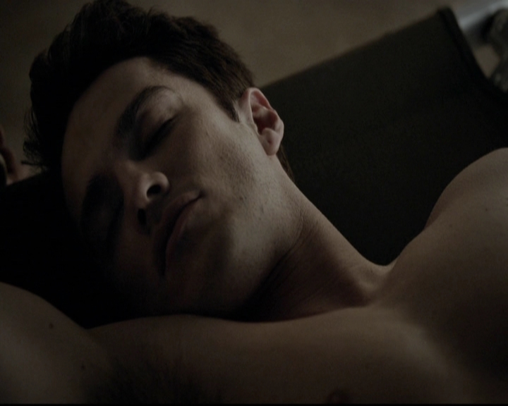 VampireDiariesWorld-dot-org_5x20WhatLiesBeneath0056.jpg