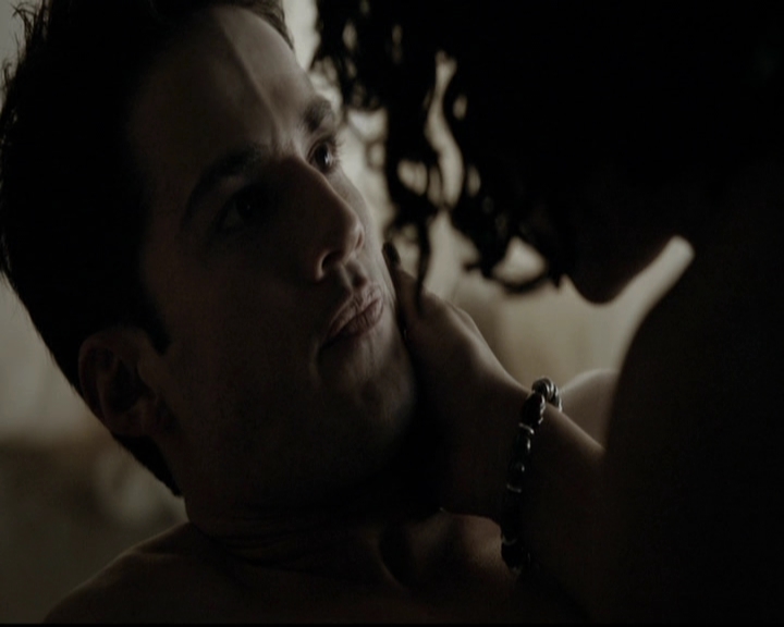 VampireDiariesWorld-dot-org_5x20WhatLiesBeneath0075.jpg