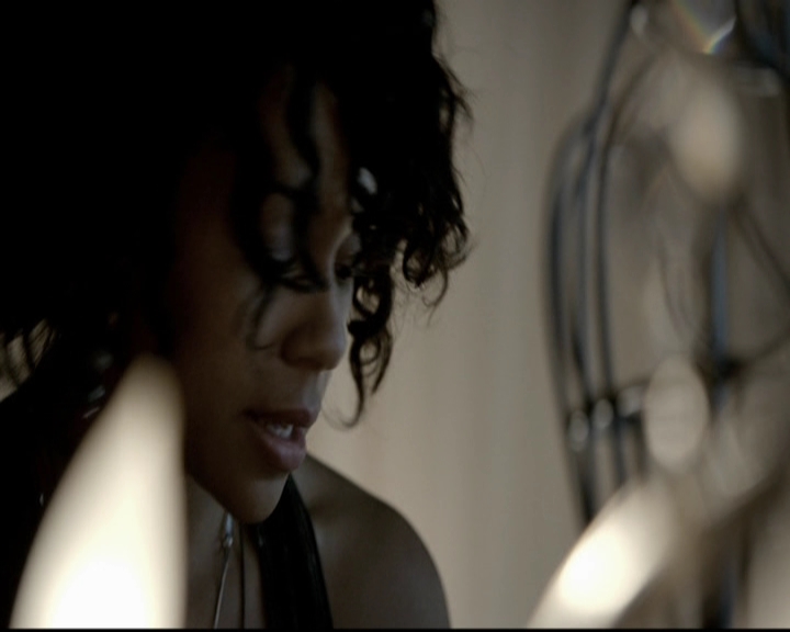 VampireDiariesWorld-dot-org_5x20WhatLiesBeneath0123.jpg