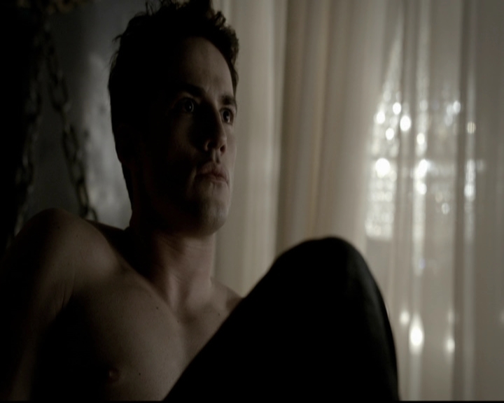 VampireDiariesWorld-dot-org_5x20WhatLiesBeneath0124.jpg