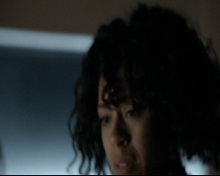 VampireDiariesWorld-dot-org_5x20WhatLiesBeneath0150.jpg