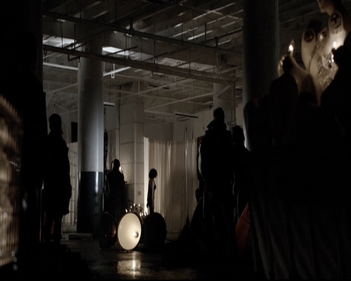 VampireDiariesWorld-dot-org_5x20WhatLiesBeneath0171.jpg