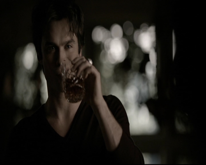 VampireDiariesWorld-dot-org_5x20WhatLiesBeneath0229.jpg