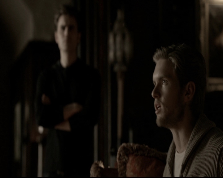 VampireDiariesWorld-dot-org_5x20WhatLiesBeneath0234.jpg