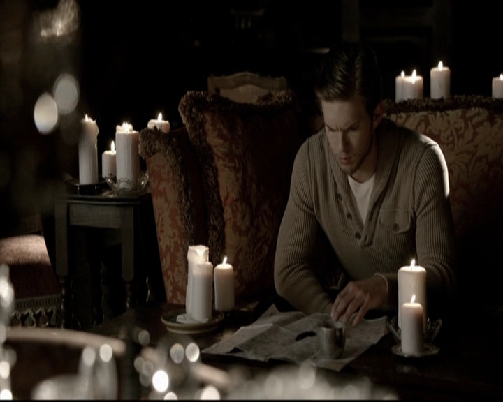 VampireDiariesWorld-dot-org_5x20WhatLiesBeneath0248.jpg