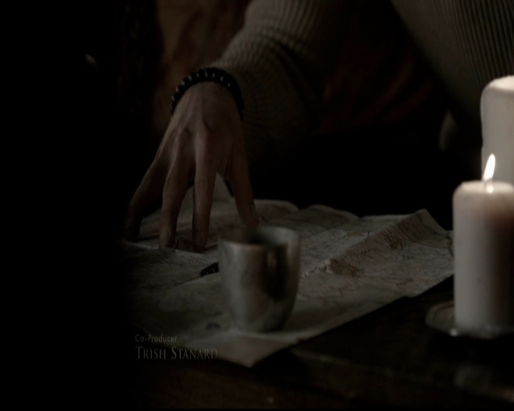 VampireDiariesWorld-dot-org_5x20WhatLiesBeneath0256.jpg