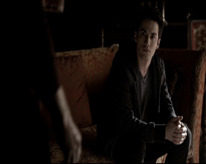 VampireDiariesWorld-dot-org_5x20WhatLiesBeneath0327.jpg