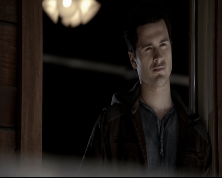 VampireDiariesWorld-dot-org_5x20WhatLiesBeneath0463.jpg
