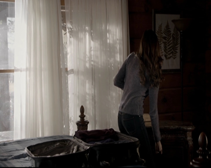 VampireDiariesWorld-dot-org_5x20WhatLiesBeneath0466.jpg