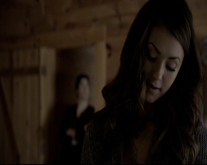 VampireDiariesWorld-dot-org_5x20WhatLiesBeneath0492.jpg