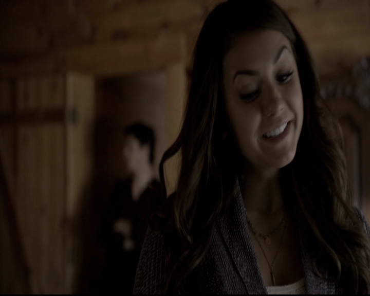 VampireDiariesWorld-dot-org_5x20WhatLiesBeneath0494.jpg