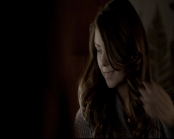 VampireDiariesWorld-dot-org_5x20WhatLiesBeneath0498.jpg
