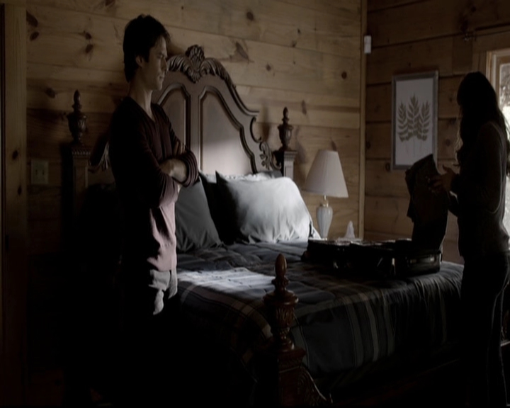 VampireDiariesWorld-dot-org_5x20WhatLiesBeneath0501.jpg